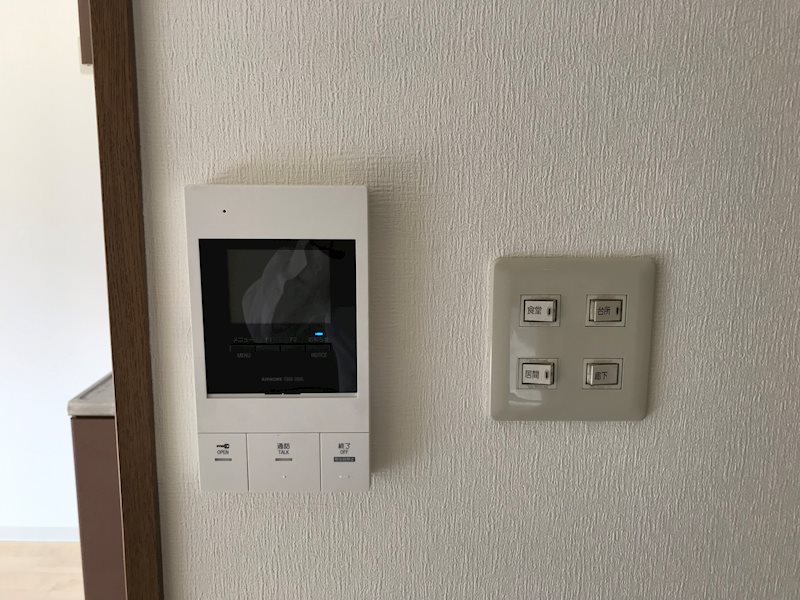 セキュリティ　TVモニター付きインターホン