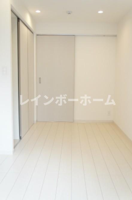 その他部屋・スペース　広くて明るい寝室
