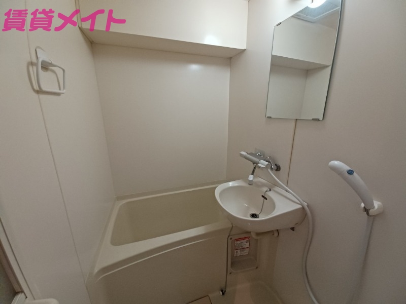 バス・シャワールーム　同型参考写真