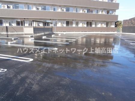 駐車場　駐車場