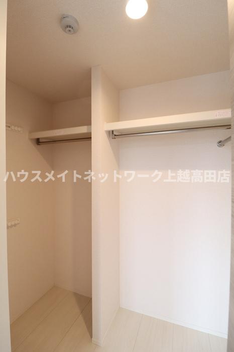 収納　ウォークインクローゼット