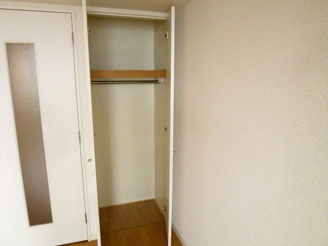収納　洋室にクローゼットがあります。