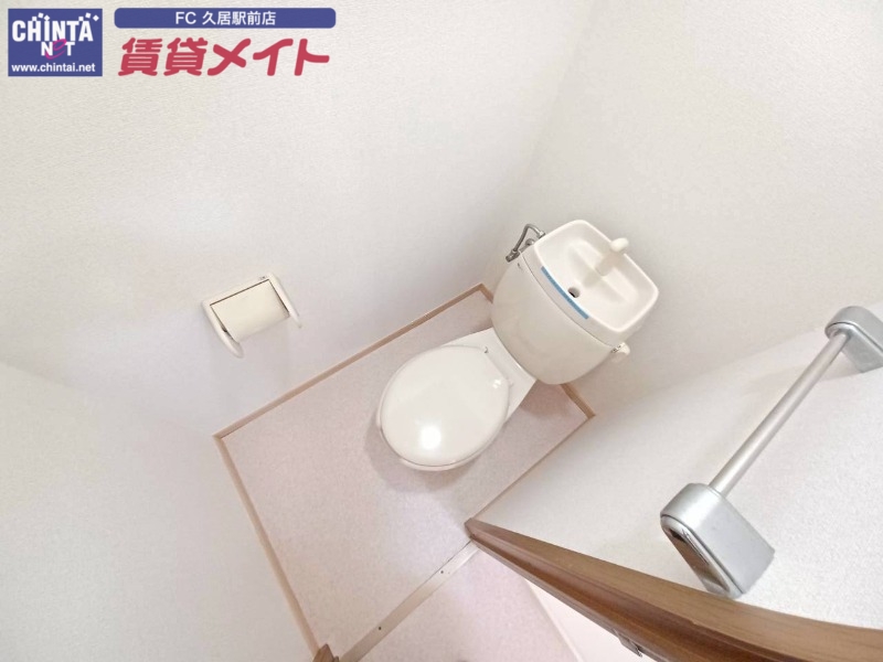 トイレ　同物件別室反転タイプ画像