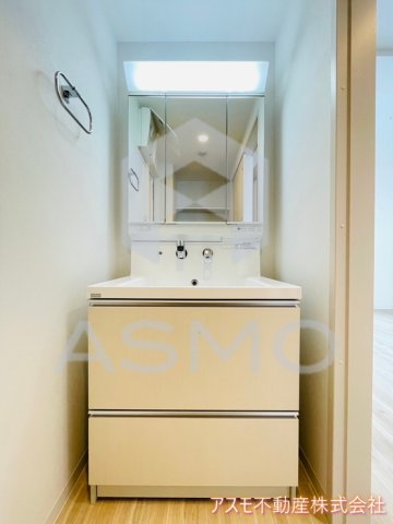 洗面設備　同マンション別部屋　参考写真