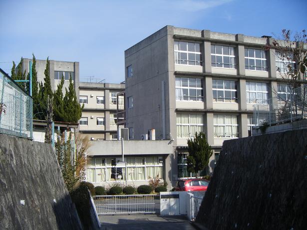 小学校　大津市立瀬田東小学校（小学校）まで730m