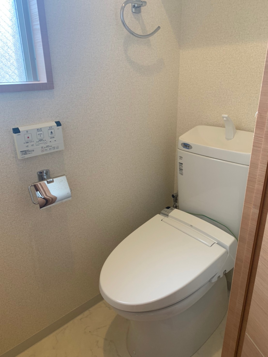 トイレ　※同物件代表的なお部屋です