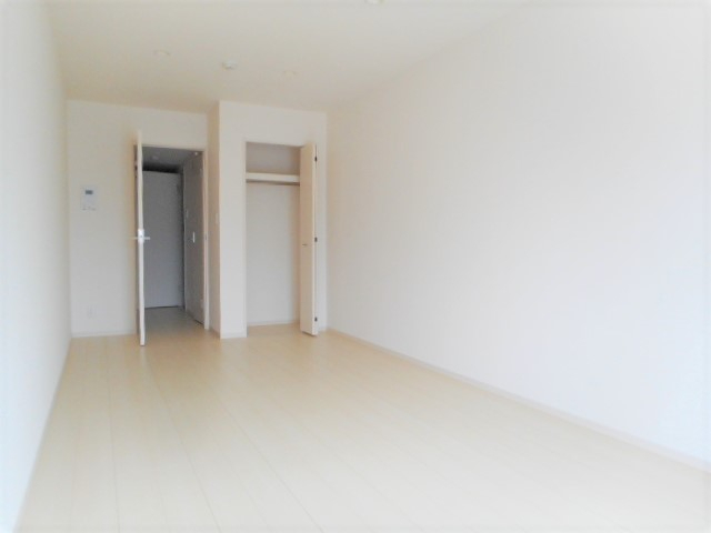 居室・リビング　同物件別室写真
