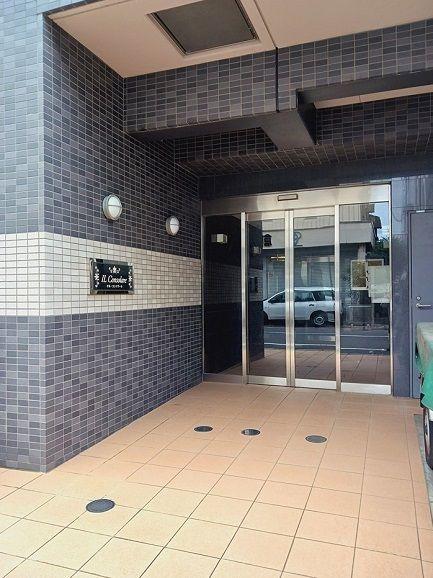 エントランス　イル・コンソラ レ　北区昭和町1