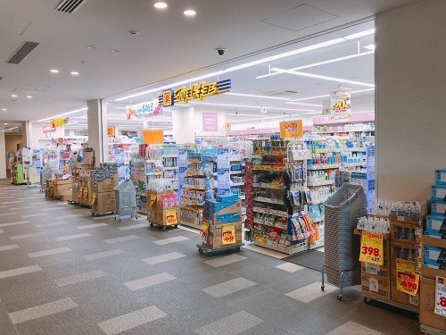 ドラックストア　マツモトキヨシ 成田東口駅前店（ドラッグストア）まで433m