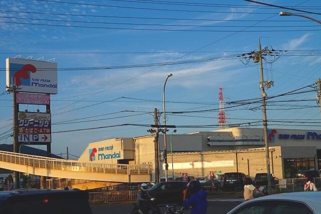 スーパー　万代高槻春日店（スーパー）まで341m