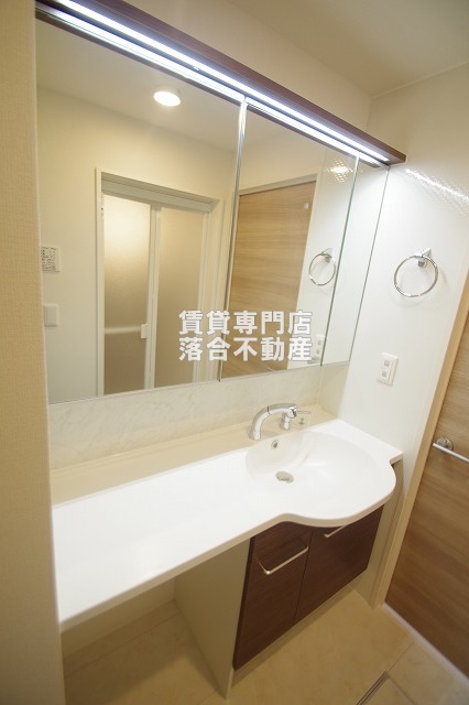 洗面設備　使いやすい独立洗面台