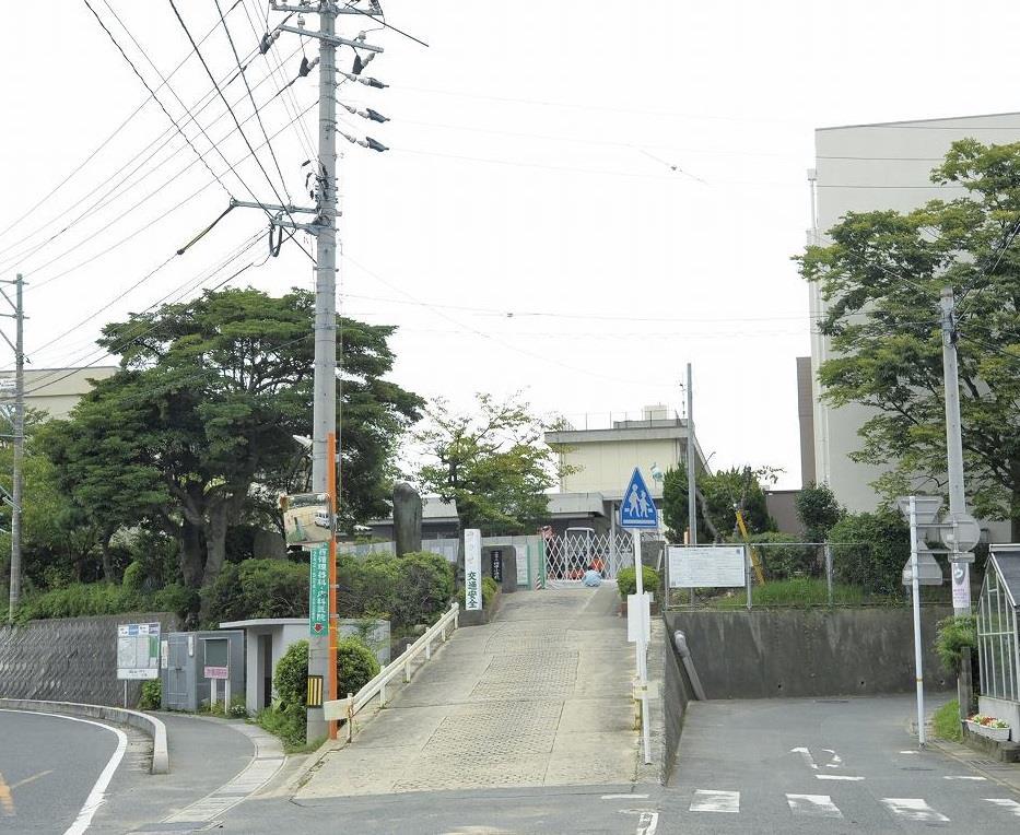 小学校　下関市立川中小学校（小学校）まで773m