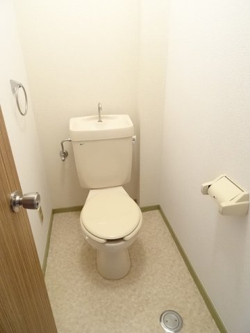 トイレ　コンパクトで使いやすいトイレです