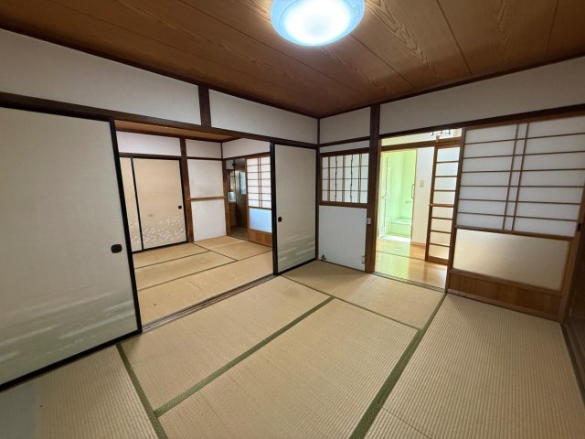 居室・リビング　1階は和室が2部屋