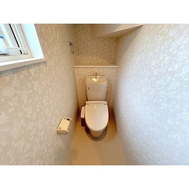 島内戸建のトイレ写真