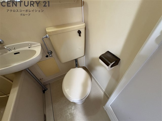 トイレ　浴室内にトイレがついてます☆