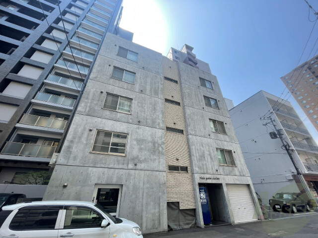 建物外観　札幌市中央区南４条西「ピクシーガーデン資生館」