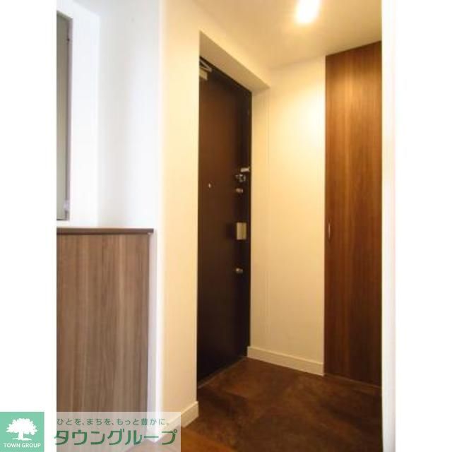 玄関　※写真は同タイプ住戸です。
