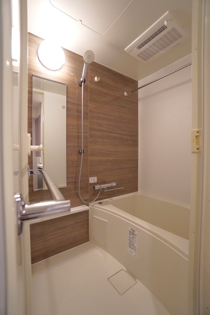 バス・シャワールーム　※写真は同タイプ住戸です。