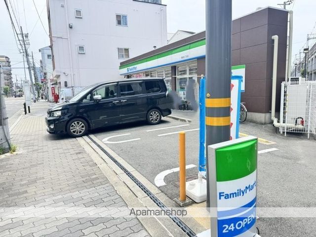 コンビニ　ファミリーマート（コンビニ）まで191m