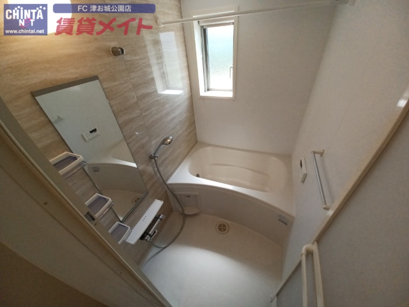 バス・シャワールーム　同タイプ部屋写真です。