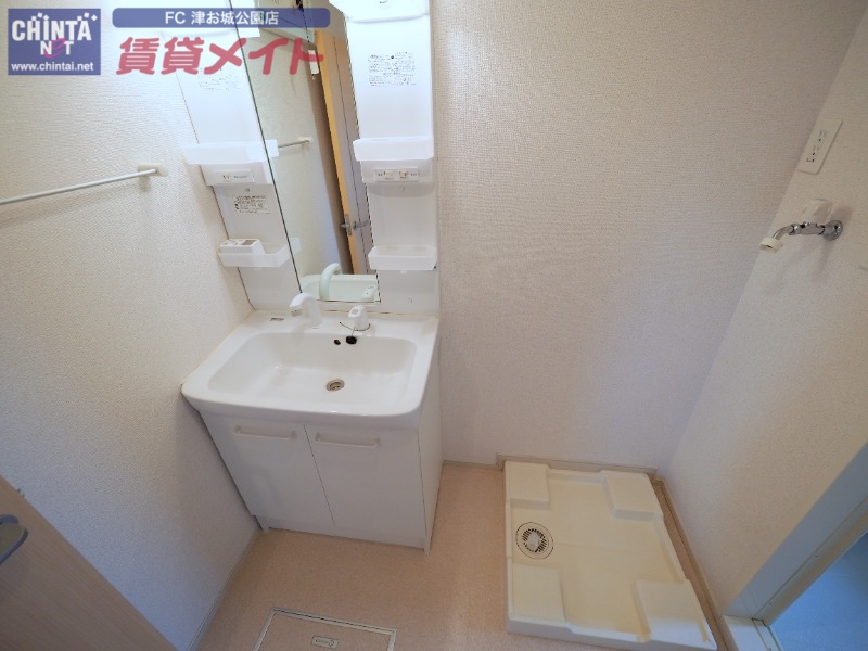 洗面設備　同タイプ部屋写真です。