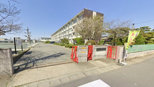 小学校　一宮市立末広小学校（小学校）まで670m