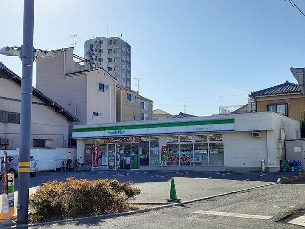 コンビニ　ファミマさいたま櫛引町1丁目店（コンビニ）まで350m