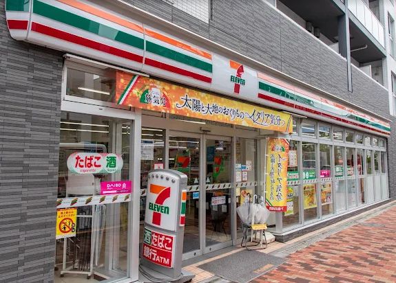 コンビニ　セブンイレブン世田谷上馬5丁目店（コンビニ）まで200m