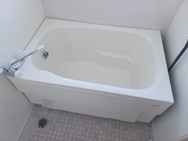 バス・シャワールーム　落ち着いた空間のお風呂です