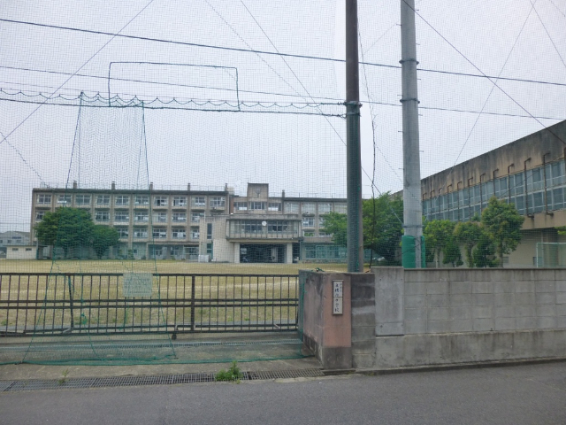 中学校　津市立東橋内中学校（中学校）まで364m