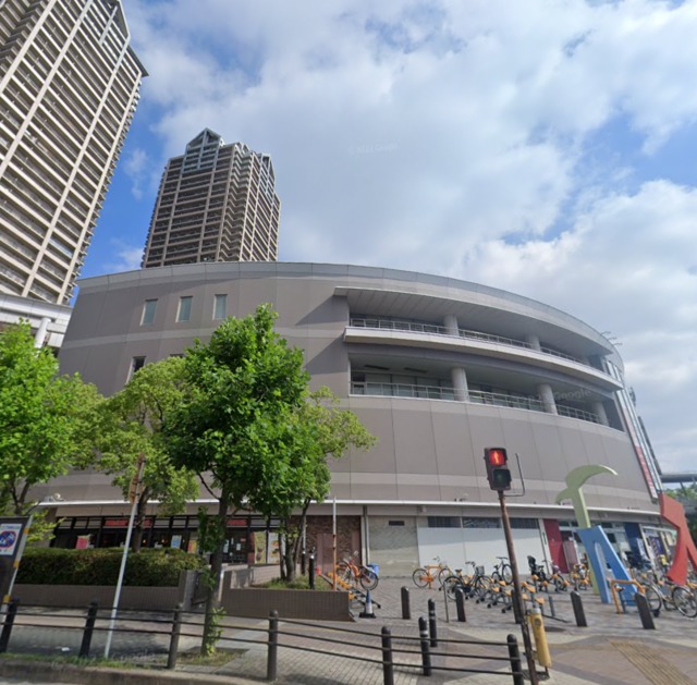 スーパー　イズミヤ阪和堺店（スーパー）まで619m