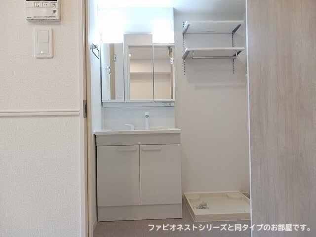 洗面設備　広い洗面スペース