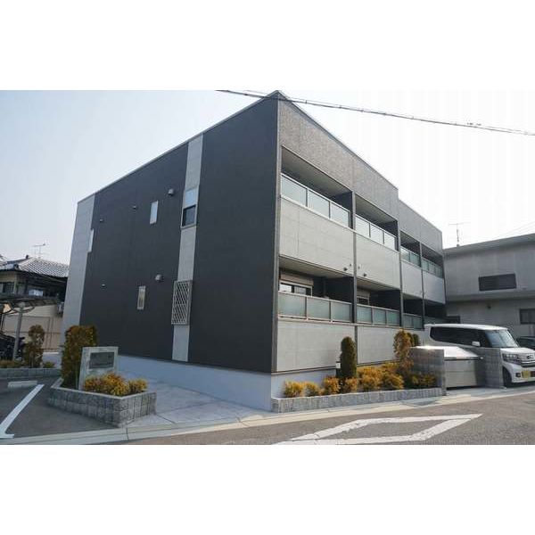 建物外観　駐車場空きあります♪