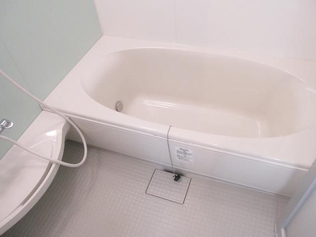 バス・シャワールーム　★窓付きバスルームで湿気がこもらないです★