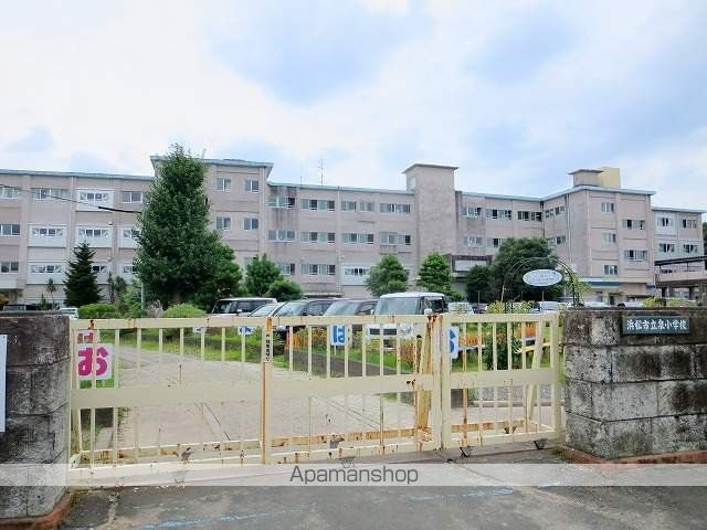 小学校　泉小学校（小学校）まで1408m