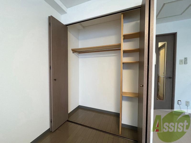 収納　寝室の収納です。部屋がすっきり片付きます。