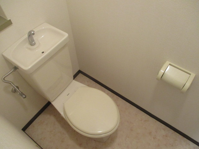 トイレ　シンプルで使いやすいトイレです