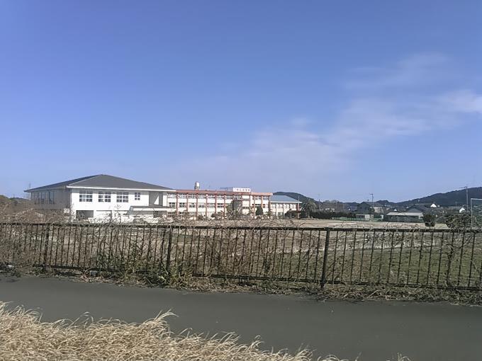 中学校　今元中学校（中学校）まで1100m