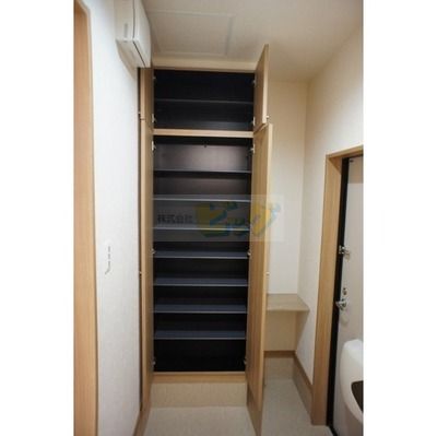 玄関　シューズクローゼット付きです。