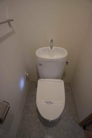 トイレ　ゆったりとした空間のトイレです