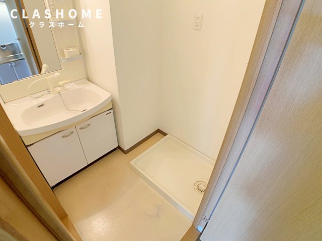 洗面設備　同物件の別部屋になります。