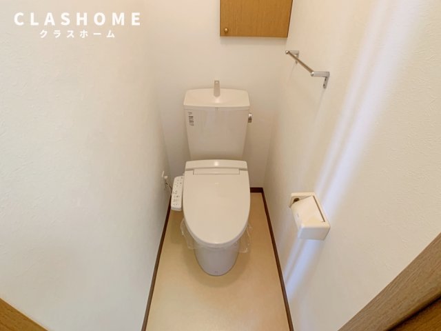 トイレ　同物件の別部屋になります。