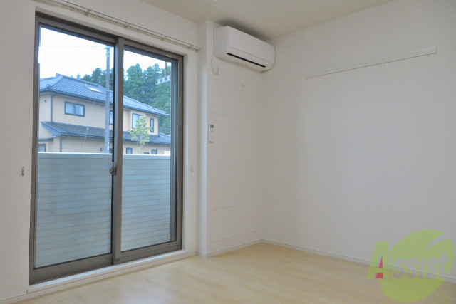 その他部屋・スペース　明るい寝室でいつでも帰りたくなります。
