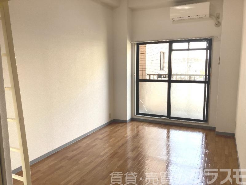 居室・リビング　明るいお部屋です♪