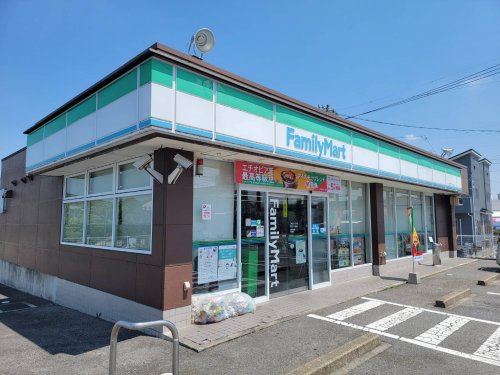 コンビニ　ファミリーマート 知立八ツ田店（コンビニ）まで1464m