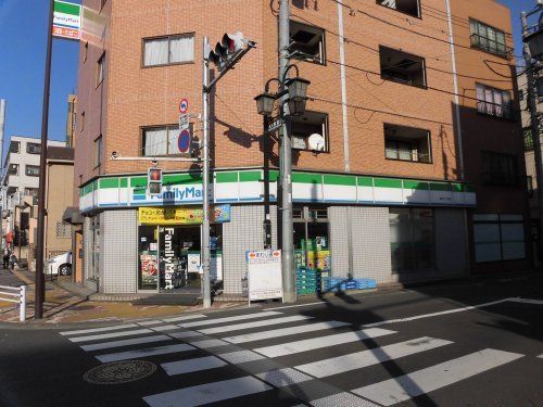 コンビニ　ファミリーマート南砂六丁目店（コンビニ）まで260m