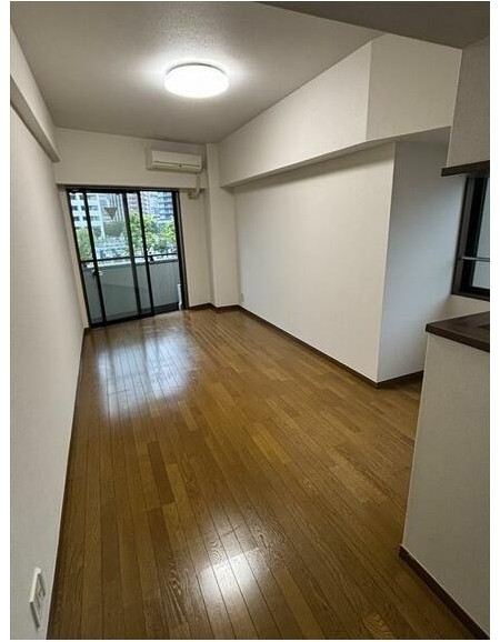 居室・リビング　開放感のあるゆったりとしたお部屋です♪
