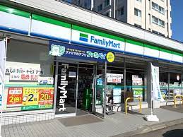 コンビニ　ファミリーマート札幌宮の森3条店（コンビニ）まで265m