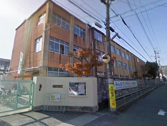 小学校　京都市立松尾小学校（小学校）まで733m